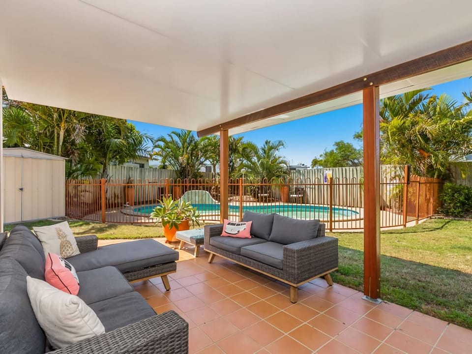 Patio, Spring, Day, Garden, View (from property/room), Balcony/Terrace, Seating area, Garden view, Pool view, Swimming pool