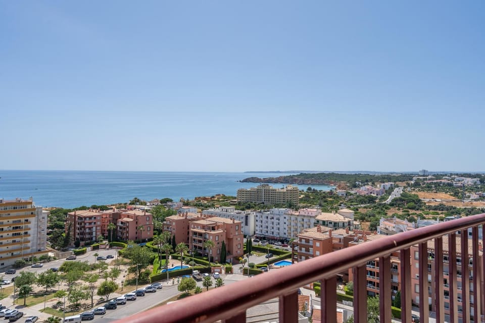 Property building, Nearby landmark, Day, Natural landscape, Bird's eye view, View (from property/room), Balcony/Terrace, City view, Sea view
