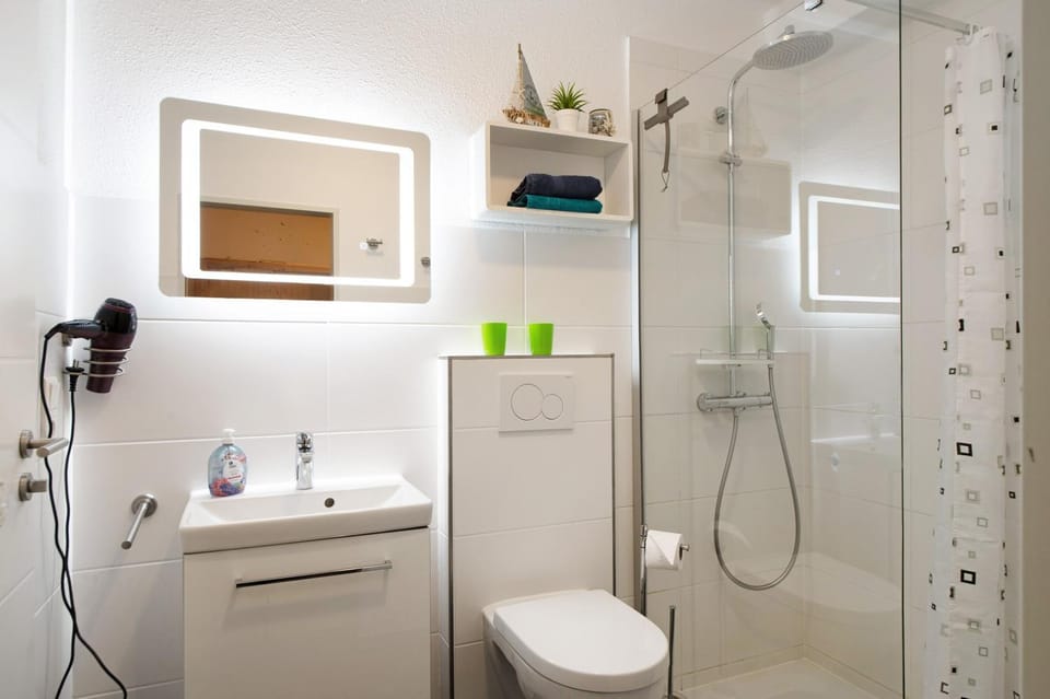 Bathroom, Living room