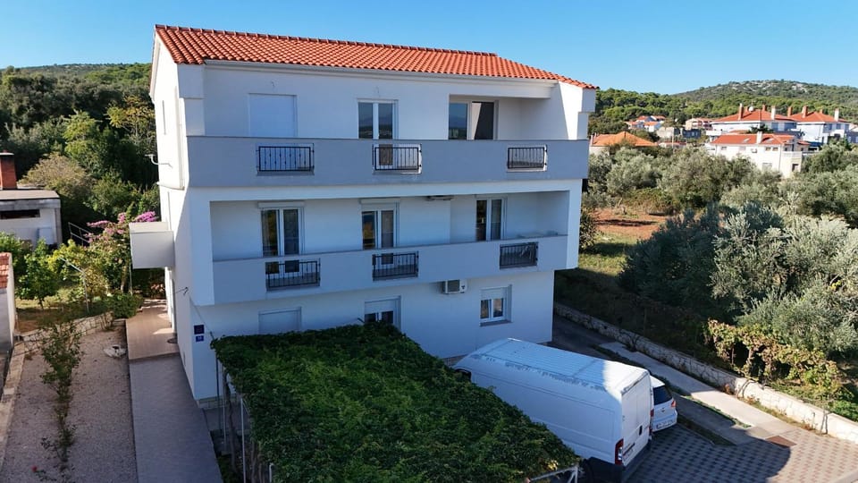 Property building, Facade/entrance