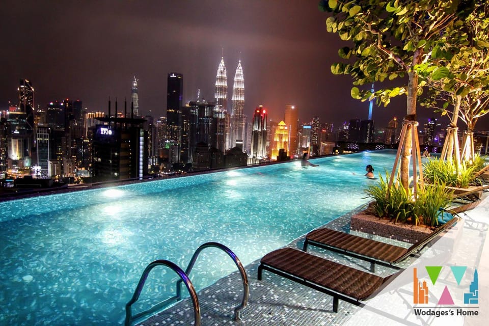 City view, Landmark view, Pool view, Sunrise, Sunset