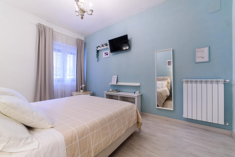 Bedroom, furniture