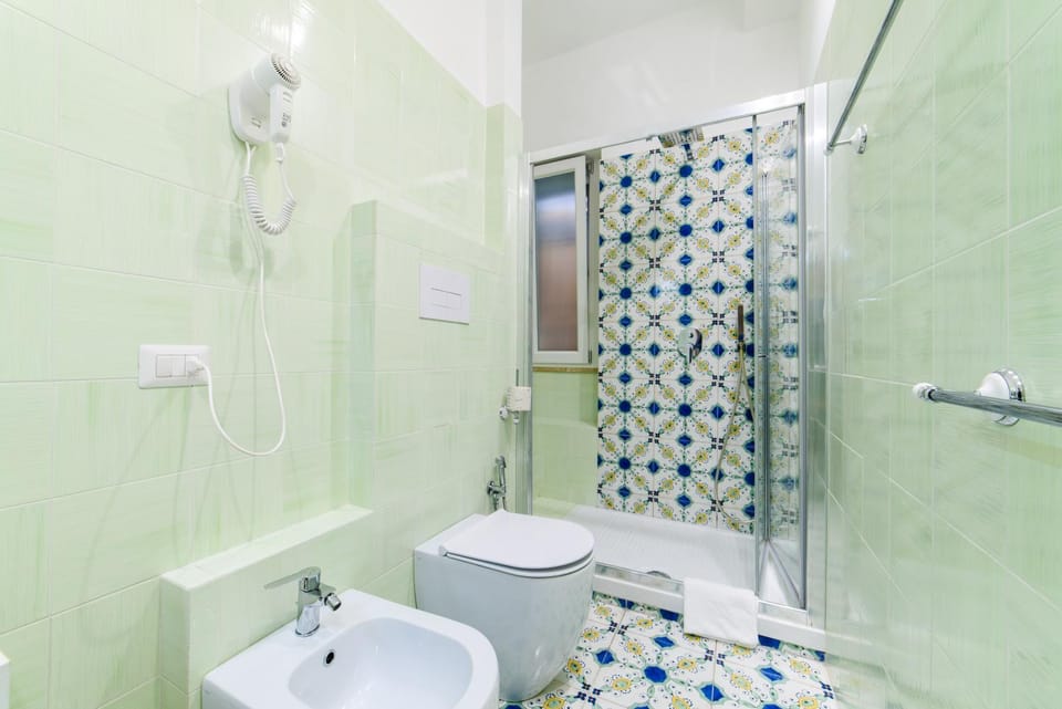 Shower, Bathroom, hair dryier