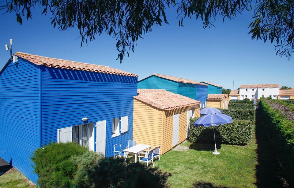 Property building, Day