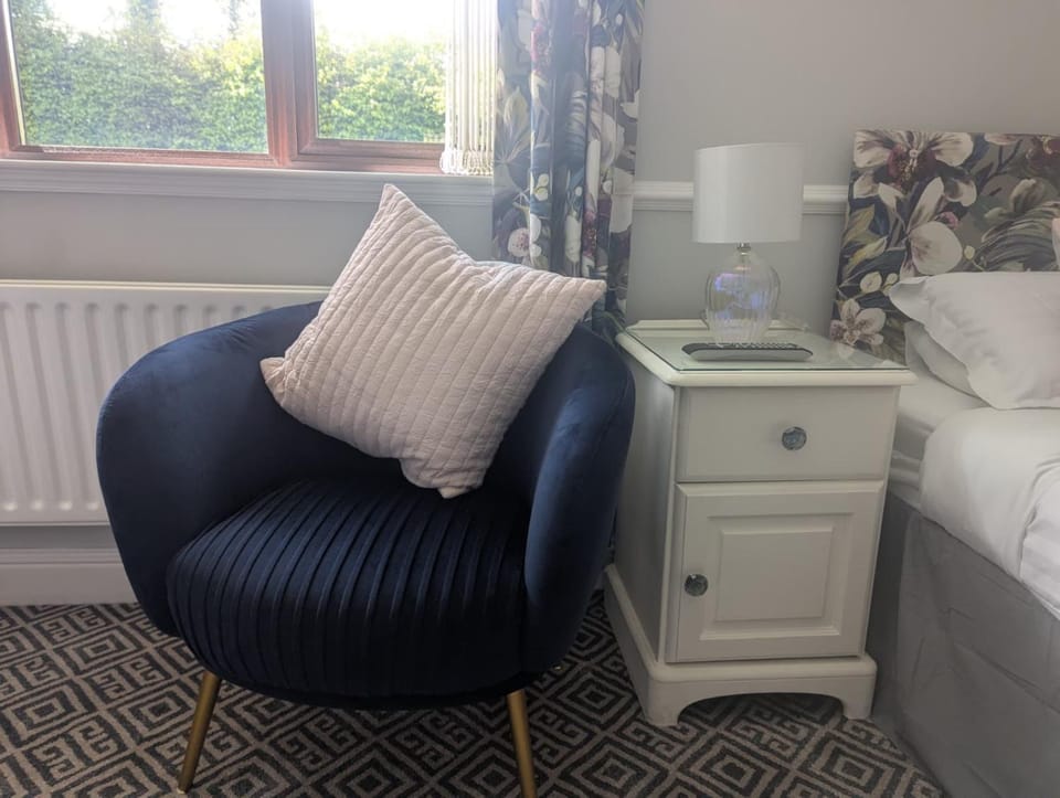 Seating area, Bedroom