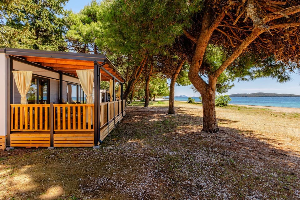 Property building, Spring, Day, Natural landscape, Sea view