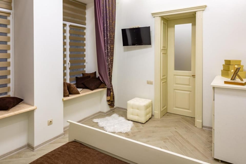 TV and multimedia, Seating area
