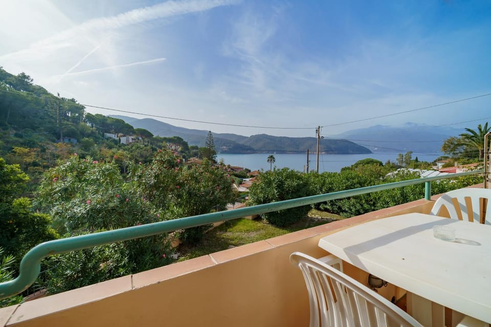 Day, Natural landscape, Balcony/Terrace, Mountain view, Sea view