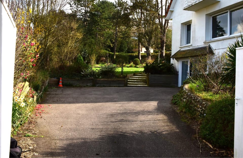 Garden, Parking