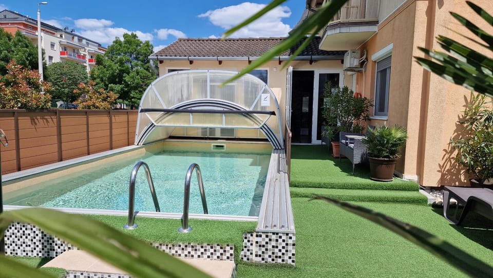 Garden, Swimming pool, Swimming pool, Open Air Bath, sunbed