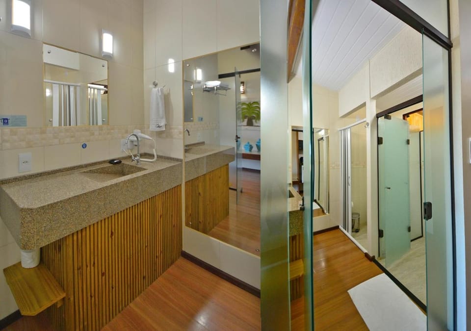 Bathroom, Photo of the whole room, Decorative detail, Bedroom