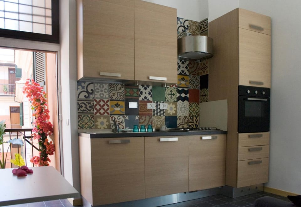 Day, Kitchen or kitchenette