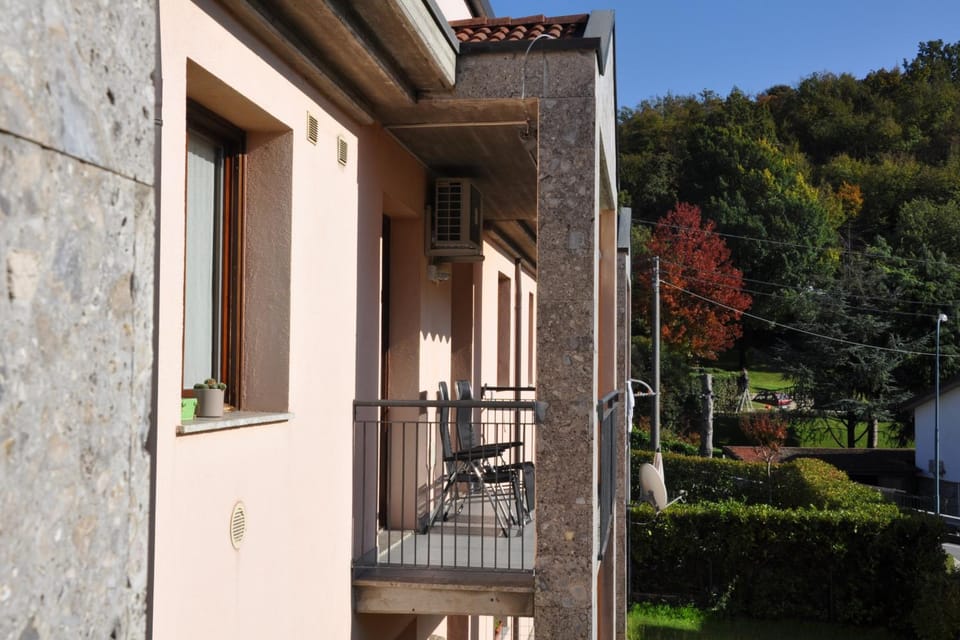 Property building, Balcony/Terrace, Garden view, Mountain view, Quiet street view