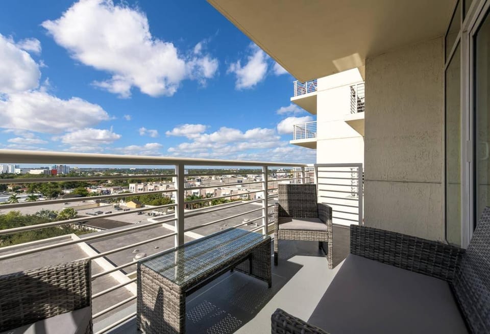 Modern 1 Bedroom Midtown Miami with FREE Parking Apartment in Miami
