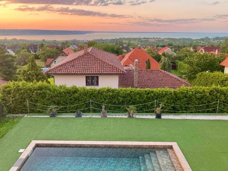 Garden view, Pool view, Swimming pool, Sunrise