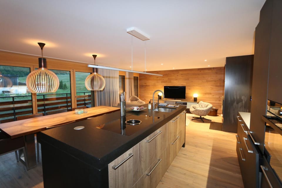 TV and multimedia, Kitchen or kitchenette, Living room, Seating area