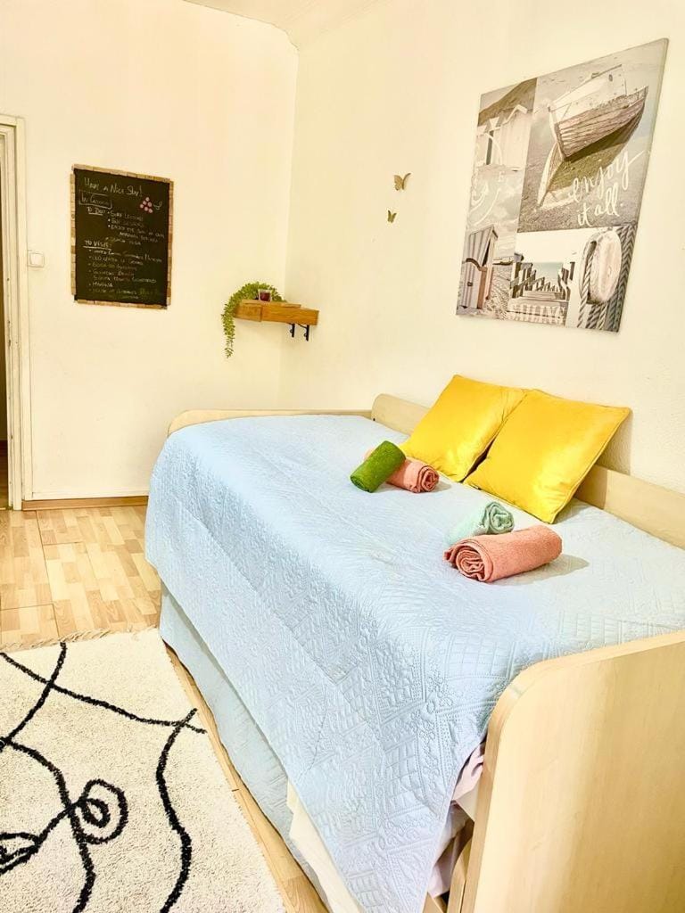 Bed, Decorative detail, Bedroom, bunk bed