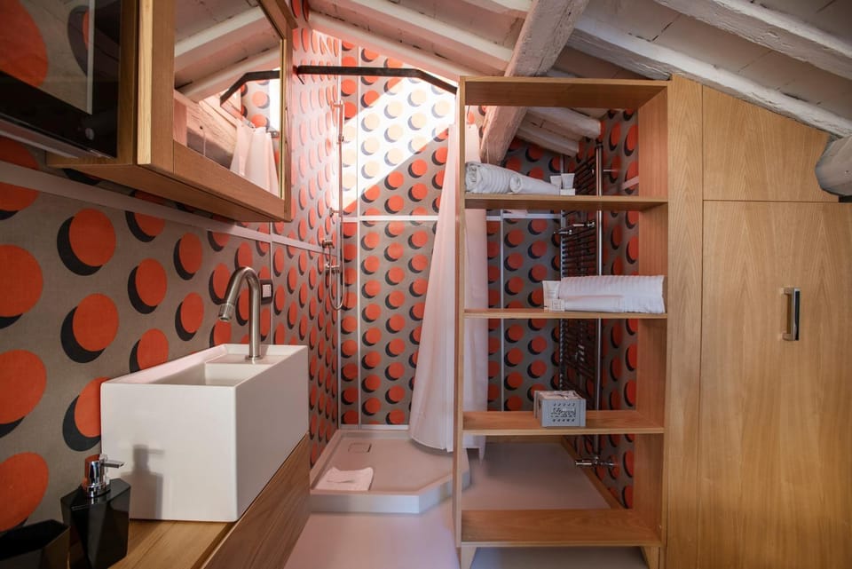 Bathroom, wardrobe