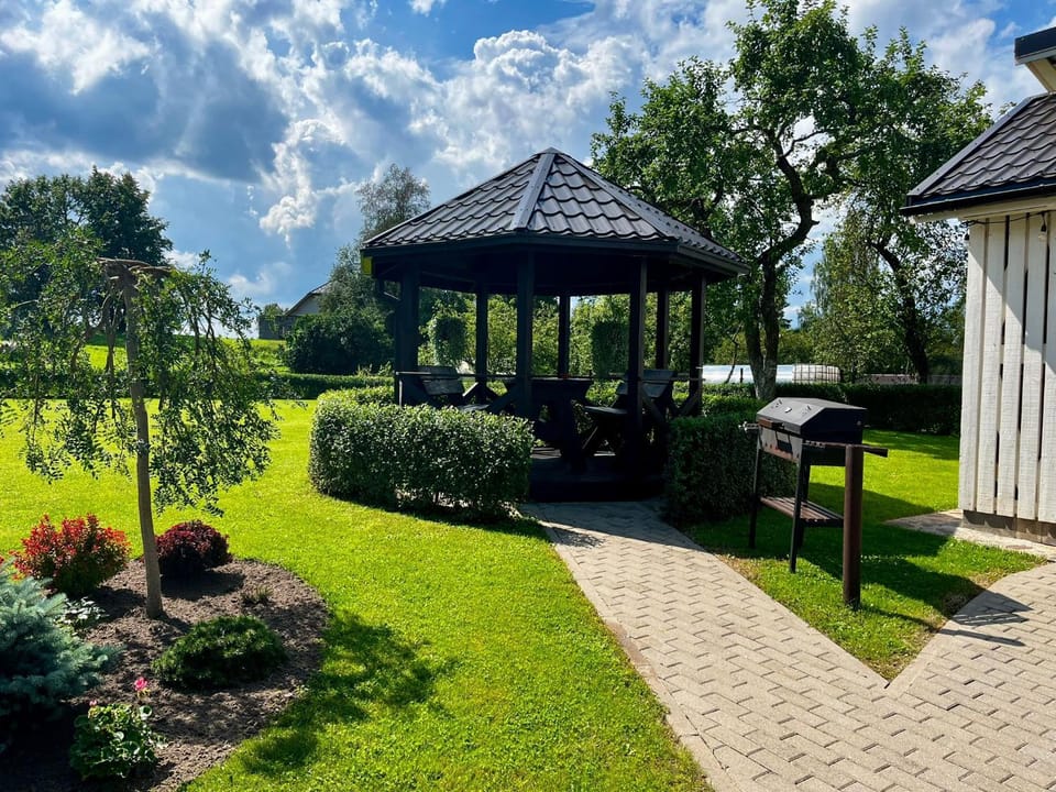 Patio, Day, Garden