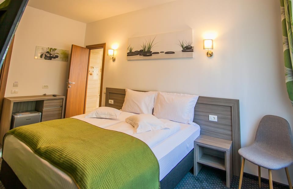 Villa Boutique ARNICA Bed and Breakfast in Brasov
