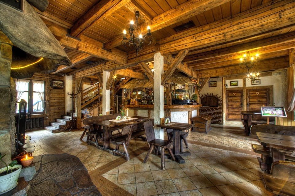 Restaurant/places to eat, Lounge or bar, Dining area