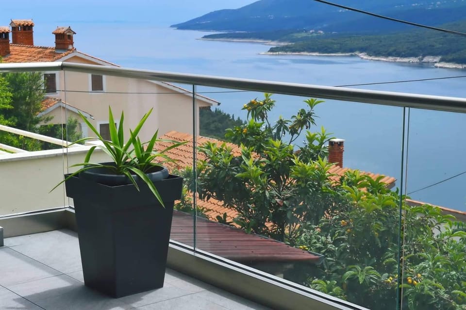 Apartment Vanilla I with beautiful Seaview Apartment in Istria County