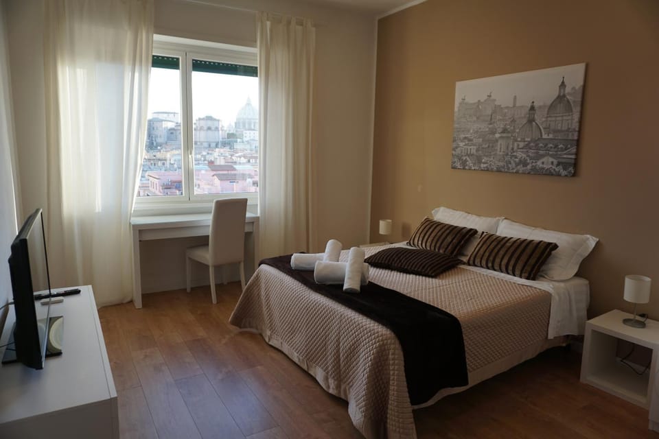 Bed, Photo of the whole room, Bedroom, City view, Landmark view