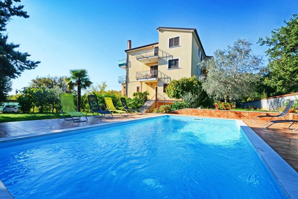 Apartment with pool Albina 3 Apartment in Istria County
