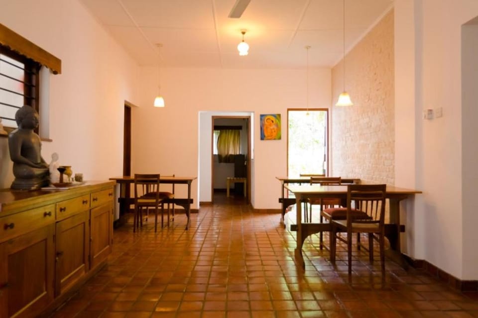 Restaurant/places to eat, Dining area