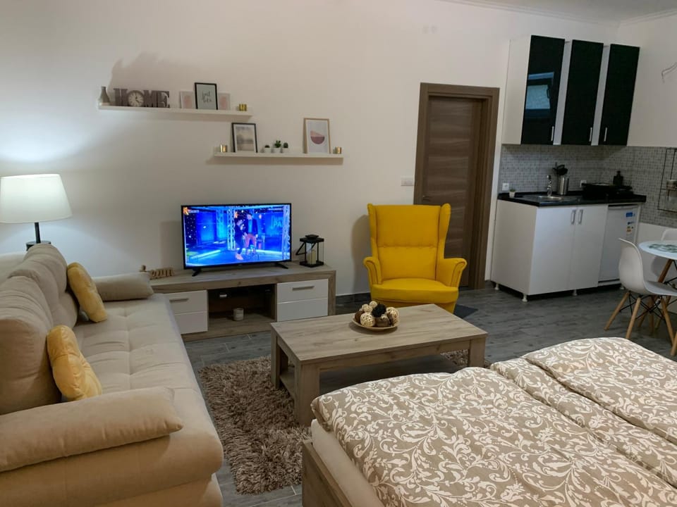 Living room, Dining area