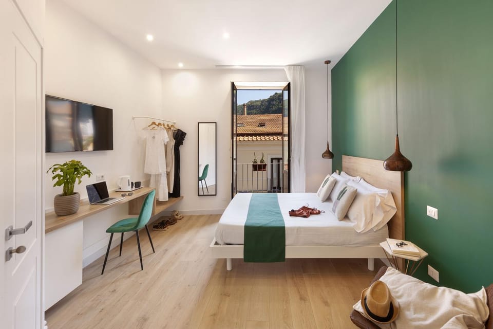 Bed, Balcony/Terrace, Photo of the whole room, Bedroom