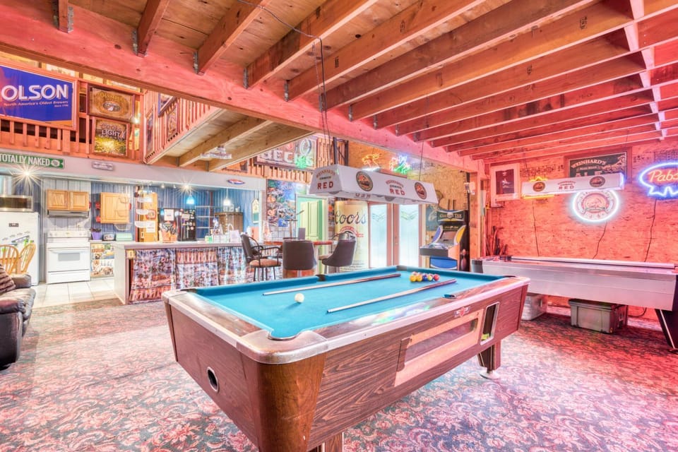 Incredibly Unique Bar Inspired Home with Private Hot Tub and near the Beach Dogs OK House in Rockaway Beach