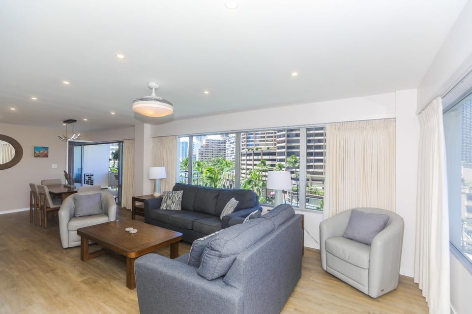 Fully Furnished Ilikai Tower 525 Condo With Free Wifi, Near Best Waikiki Beaches! Apartment in Honolulu
