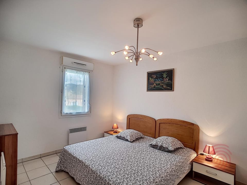 Appartement F2 Climatisé avec Terrasse et Parking - Proche Centre et Thermes, Lamalou-les-Bains - FR-1-451-134 Apartment in Occitanie