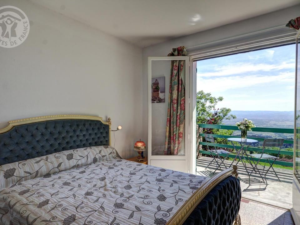 Gîte chalet autrichien avec cheminée et animaux acceptés - FR-1-496-177 House in Auvergne-Rhône-Alpes