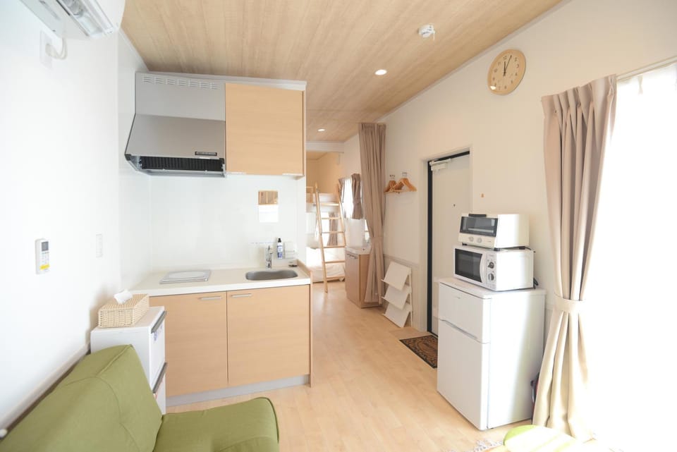 Kitchen or kitchenette, Photo of the whole room, air conditioner