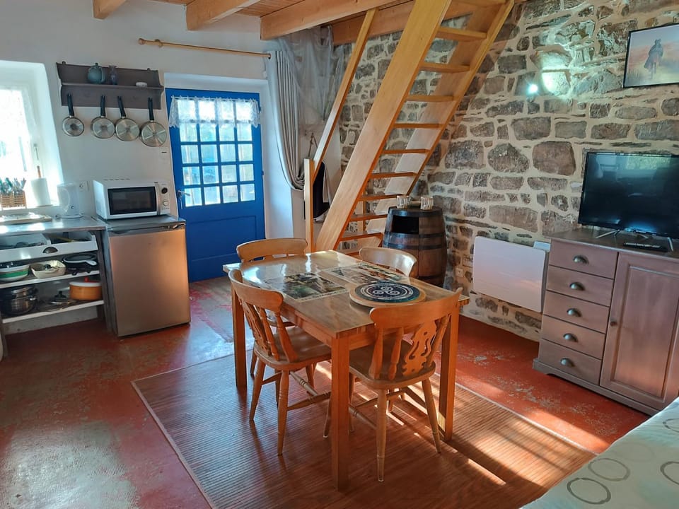 TV and multimedia, Living room, Seating area, Dining area, pet friendly
