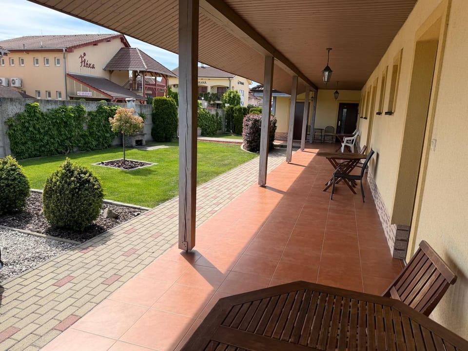 Garden, Seating area