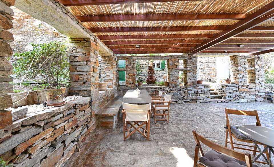 Property building, Seating area, Dining area