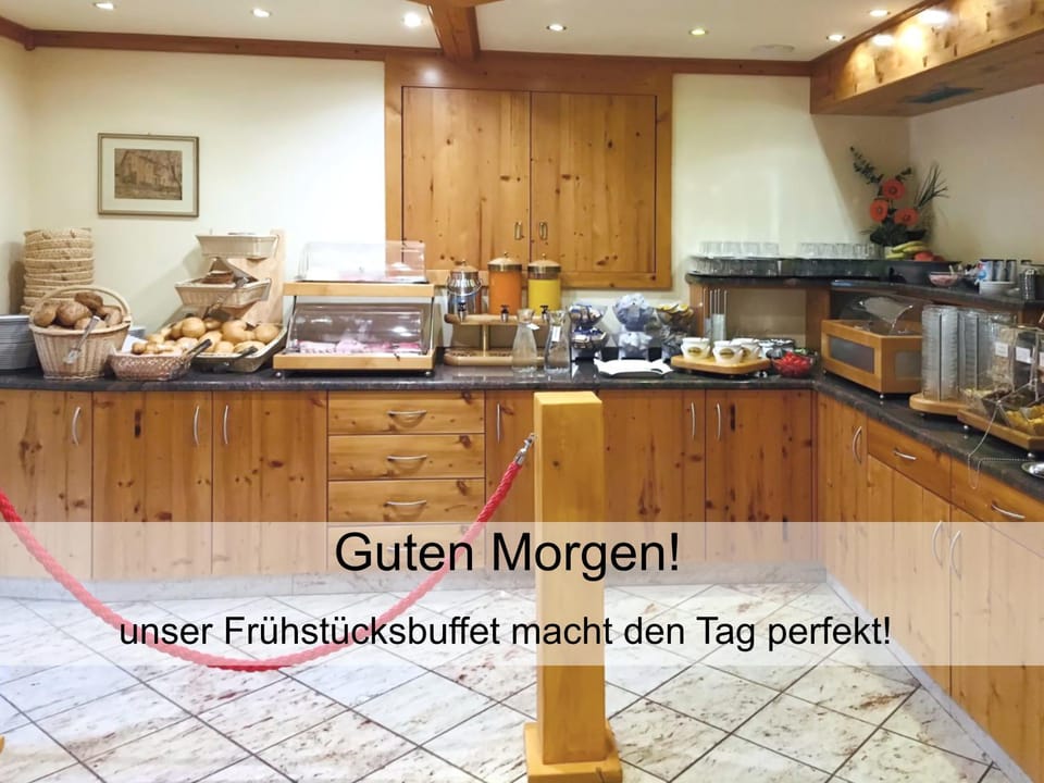 Breakfast, Buffet breakfast
