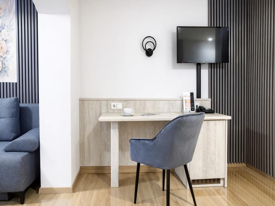 TV and multimedia, Seating area