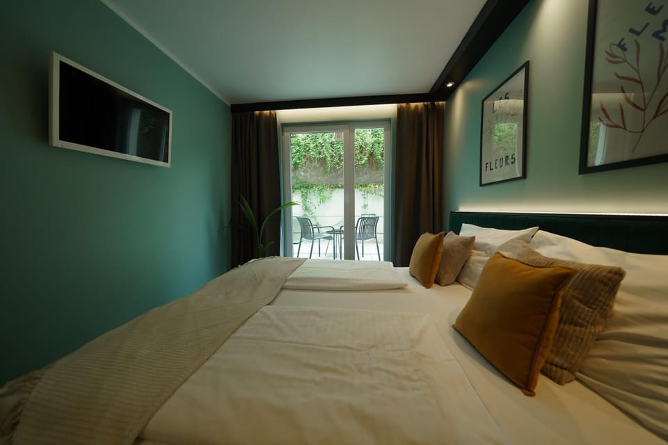 Bed, Photo of the whole room