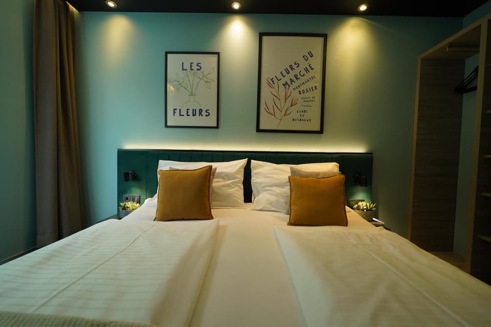 Bed, Bedroom