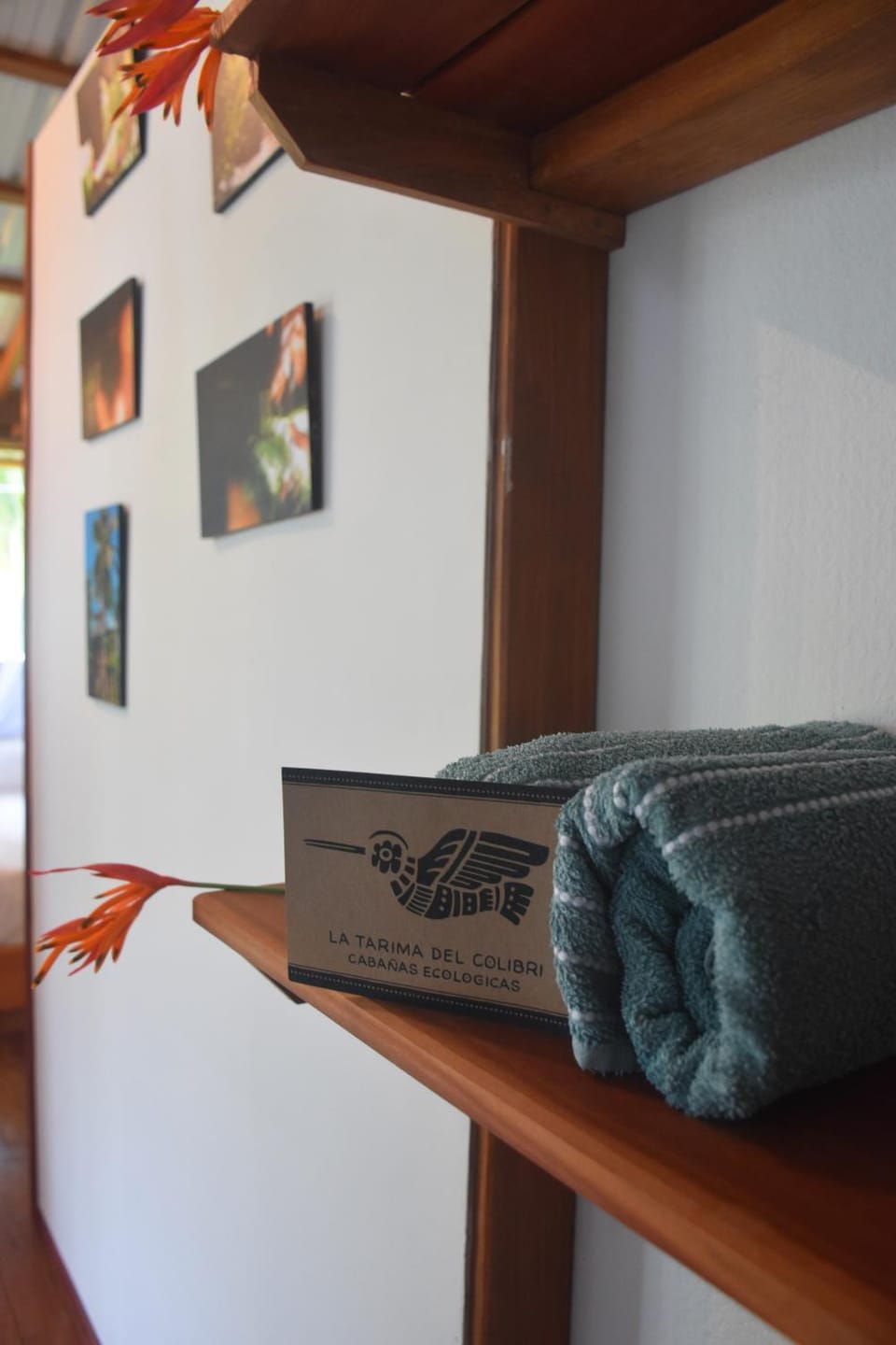 Toilet, towels