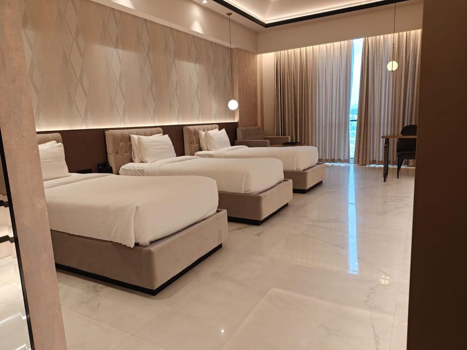 Seven Eleven Hotels and Club Hotel in Maharashtra
