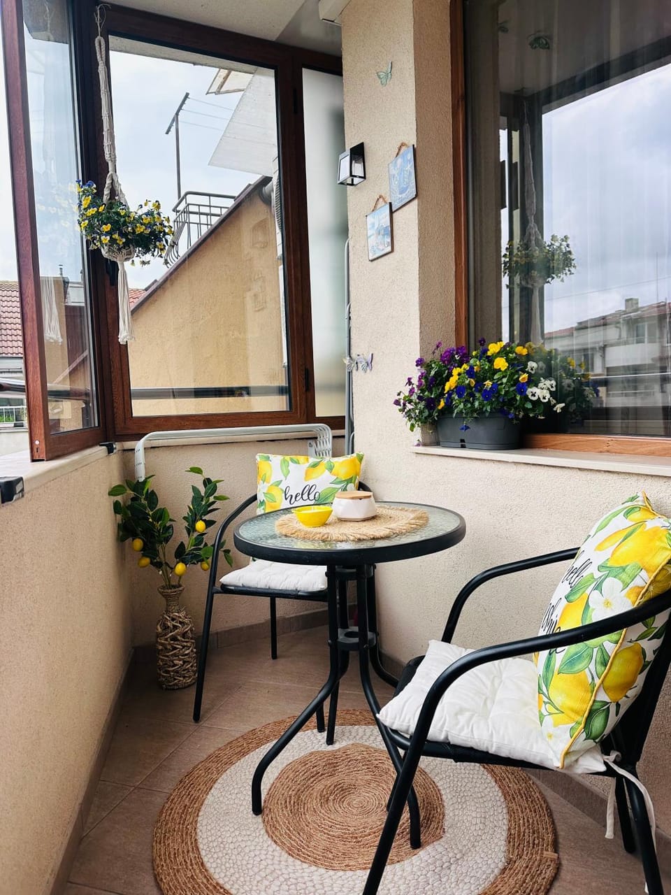 JOY Apartament Burgas Center & FREE parking Apartment in Burgas