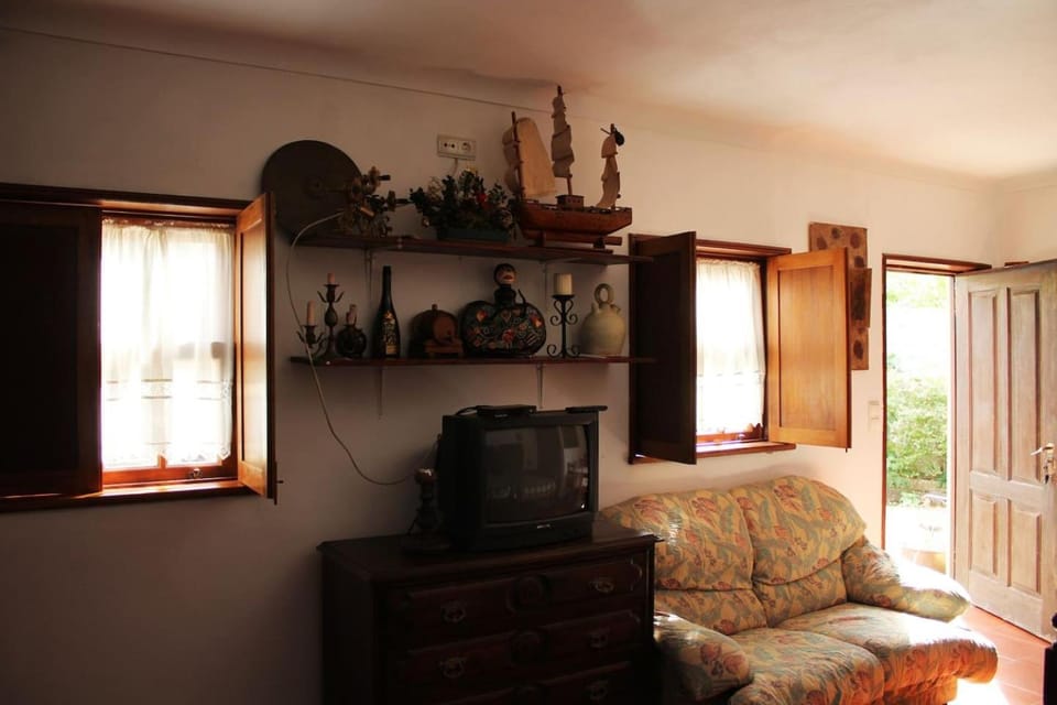 Communal lounge/ TV room, TV and multimedia, Living room, Seating area