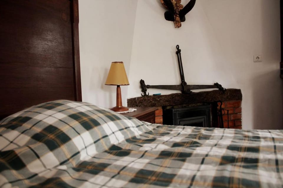 Bed, Living room, Bedroom