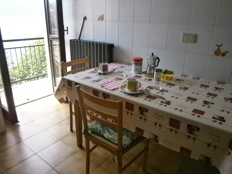 CASA IN RIVA AL LAGO House in Province of Lecco