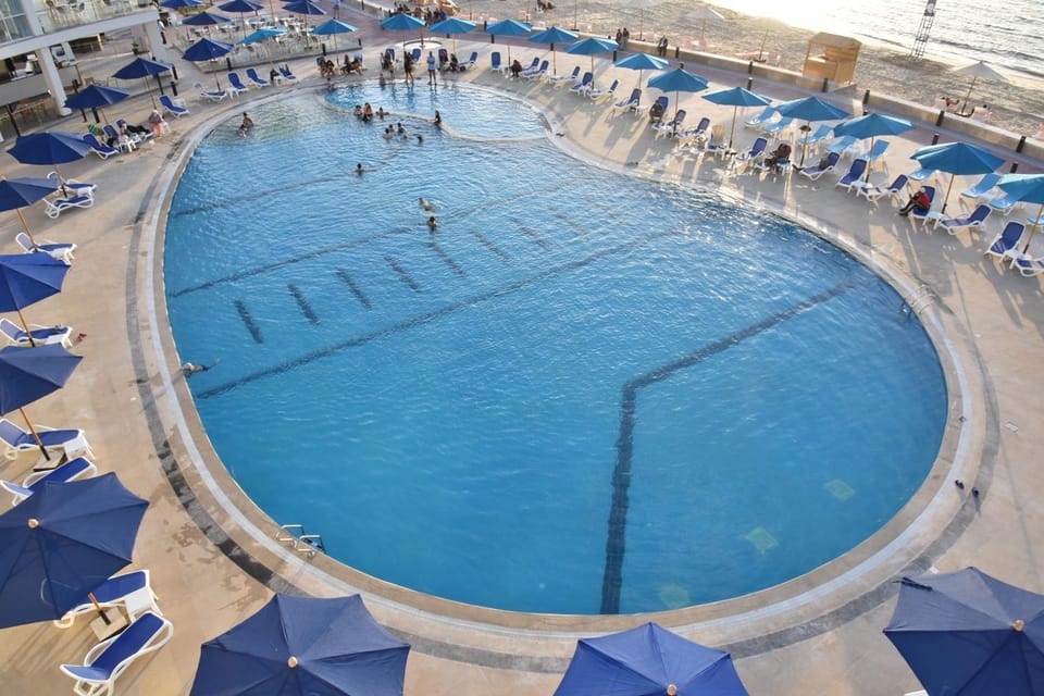 Swimming pool, Swimming pool